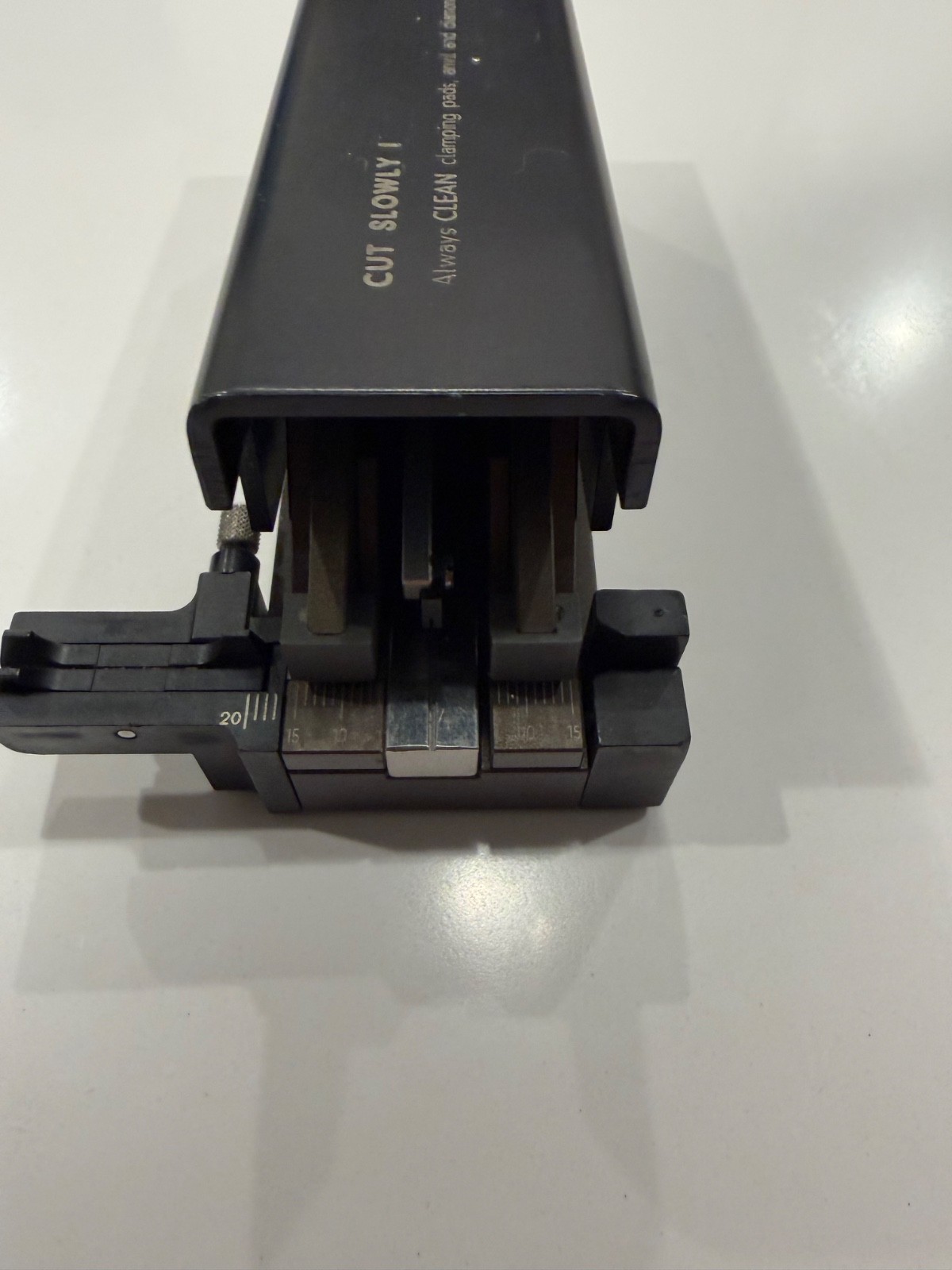 Siecor M90 cleaver