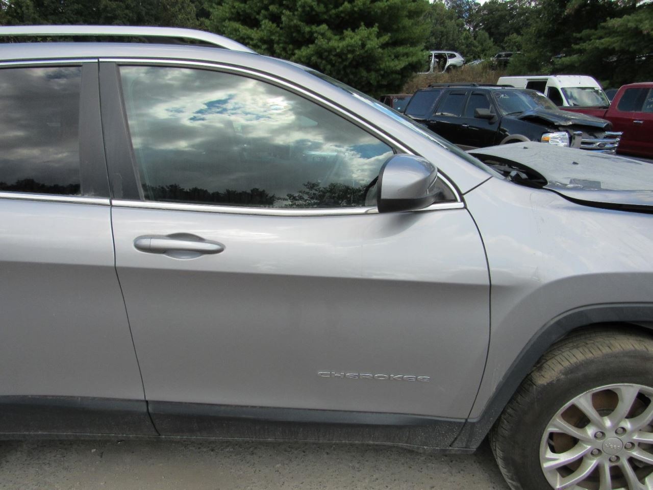 CHEROKEE 2019 Glove Box 1076173