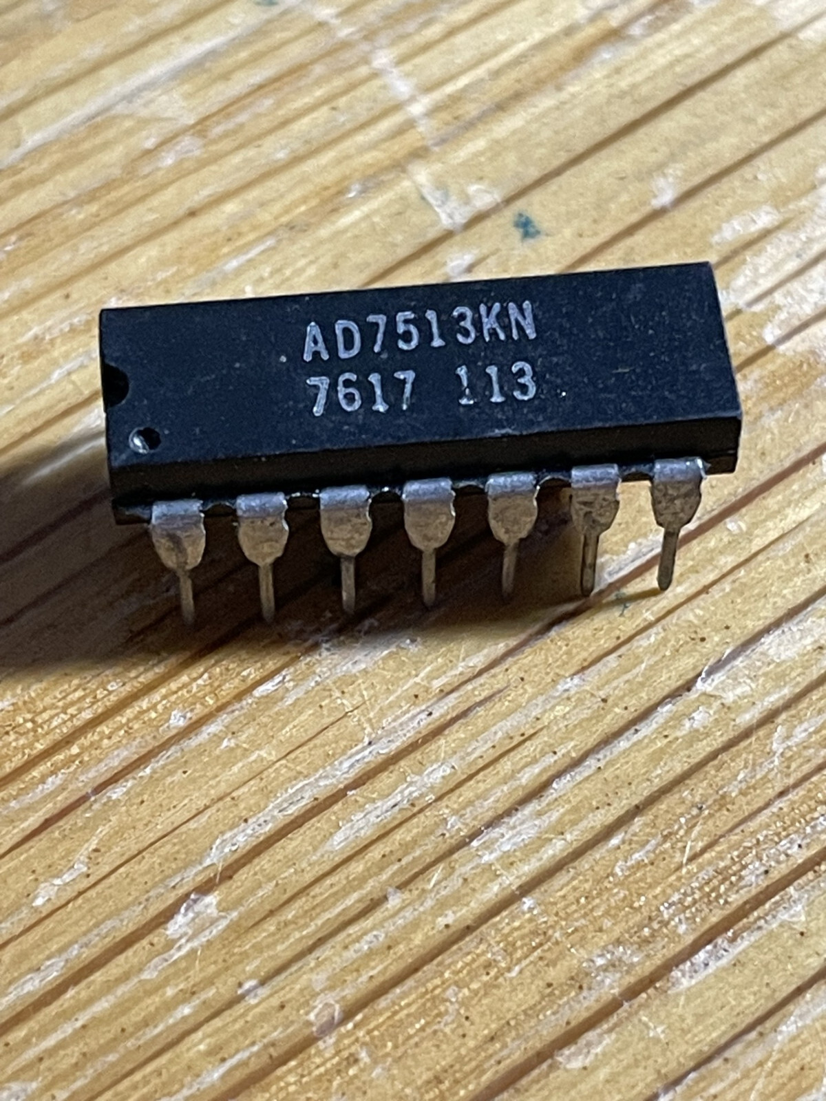 ONE Analog Devices AD7513KN, dual channels, SPST analog switches, PDIP 14 pins