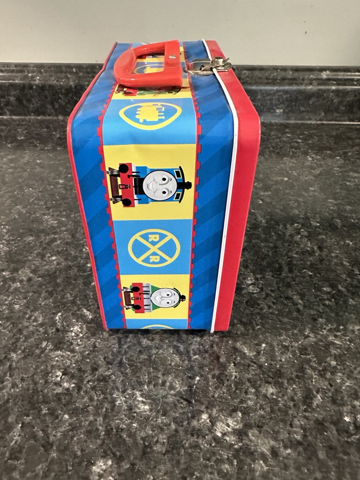 2005 Schylling Thomas The Tank Engine Lunchbox Tin Dents Photoed