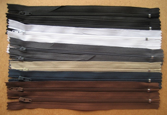 CRAFT-SEWING-ZIPPERS 10 x 21cm Zippers - Assorted Colours