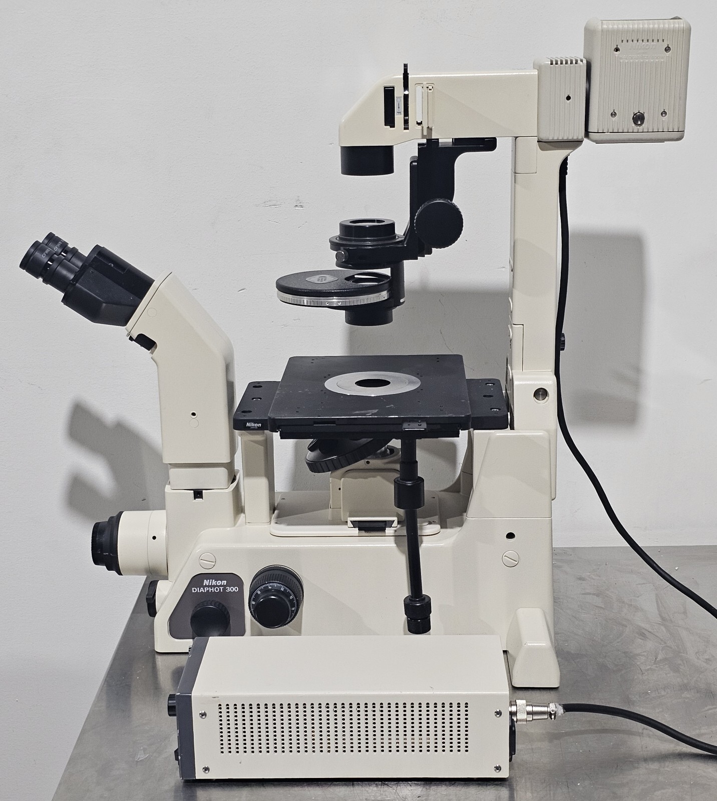 Nikon Diaphot 300 Inverted Hoffman Modulation Contrast Microscope