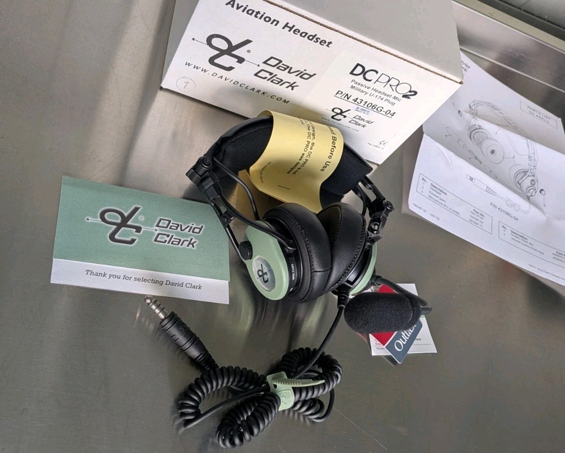 43106G-04 David Clark PRO-2 Aviation Passive Headset  Mic Passive U-174 Plug New