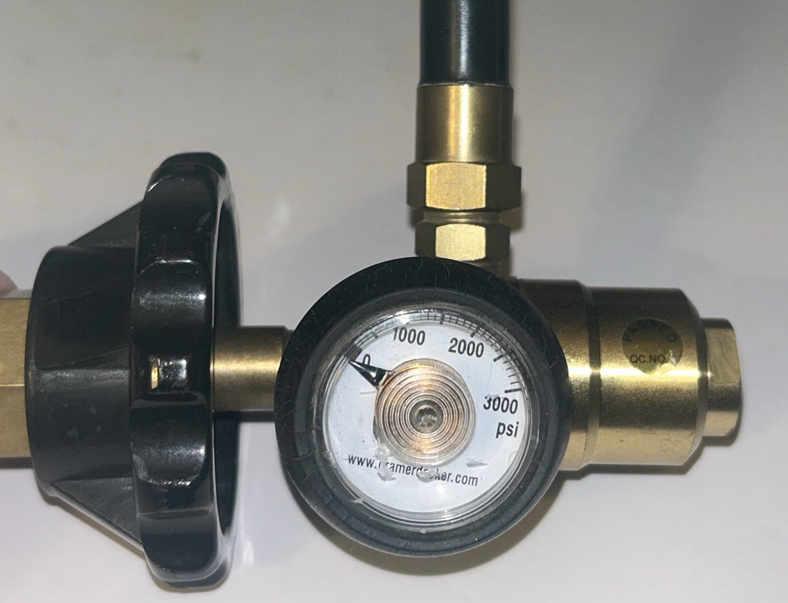 Cramer Decker Helium filling Gauge 3000 psi.