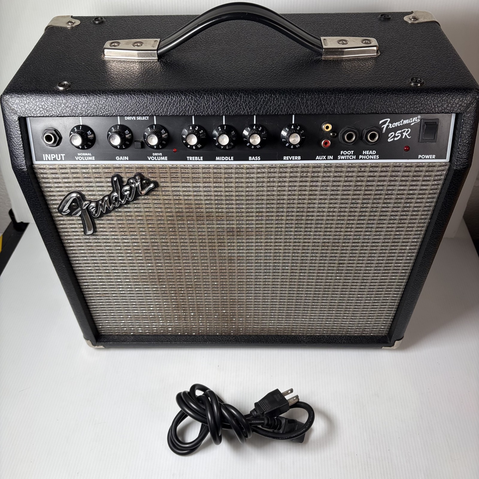 Fender Frontman 25R Guitar Combo Amplifier Black 25W Solid State Amp w/ Reverb