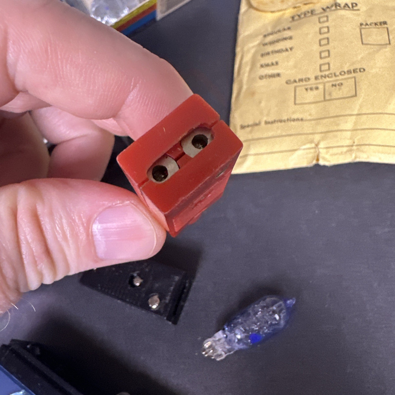 VINTAGE Sylvania Flash Cubes & Accessories