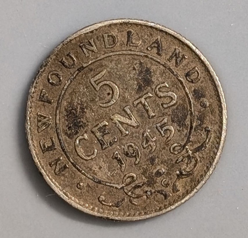 BENT DAMAGED 1945 NEWFOUNDLAND Canada Silver FIVE CENTS Coin (C7664)