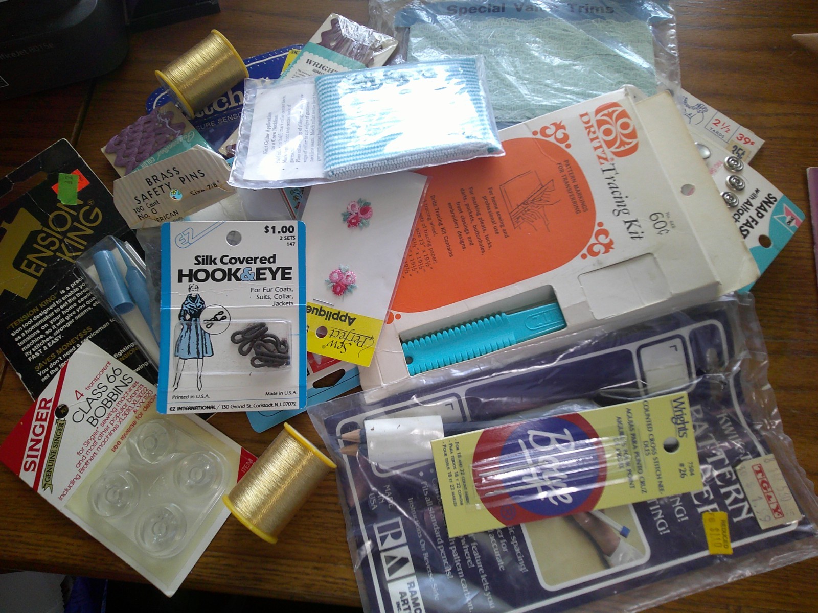 Variety Lot of Vintage Retro Sewing Supplies - All Pictured