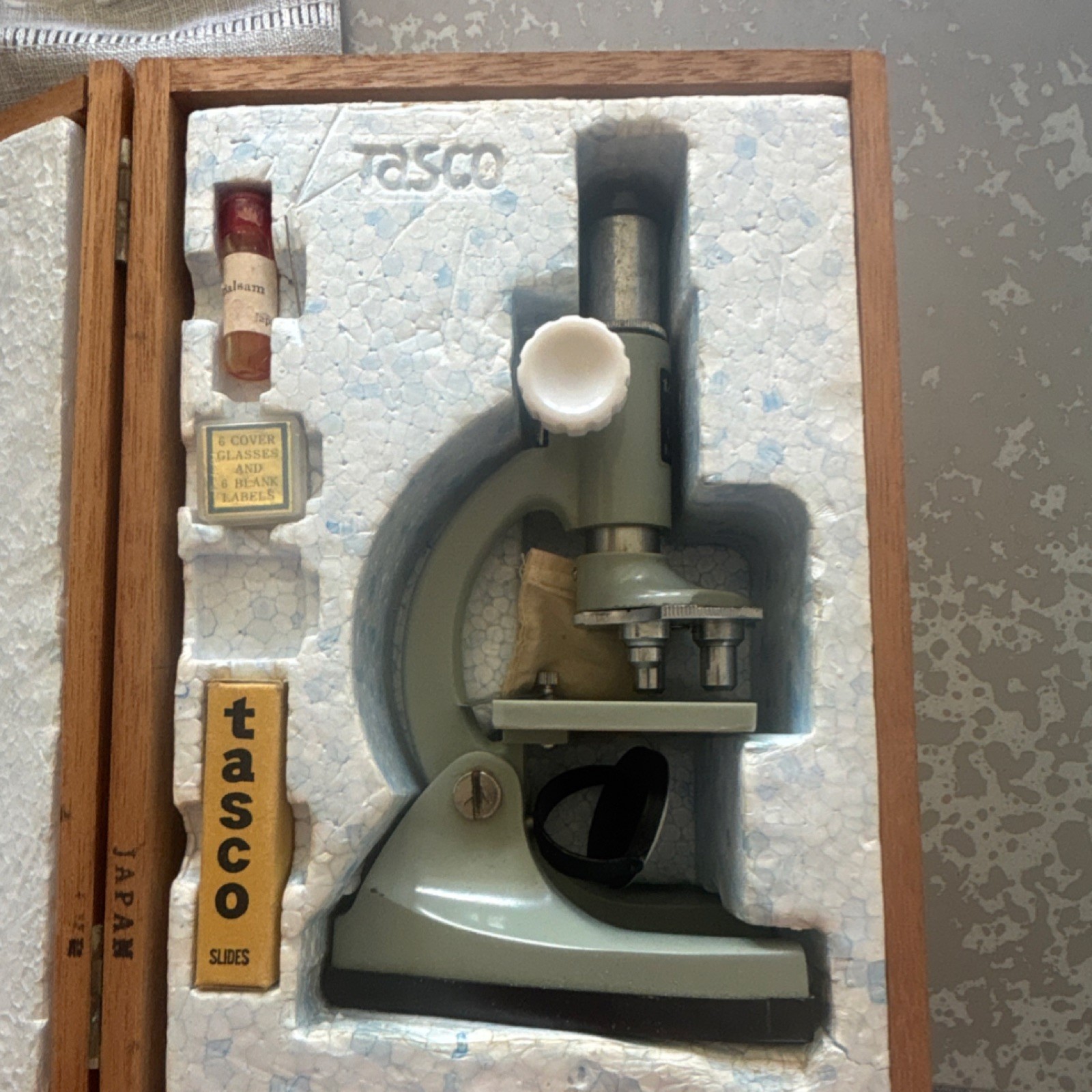 Tasco Deluxe High-Quality Microscope Set Wooden Case Japan with Slides