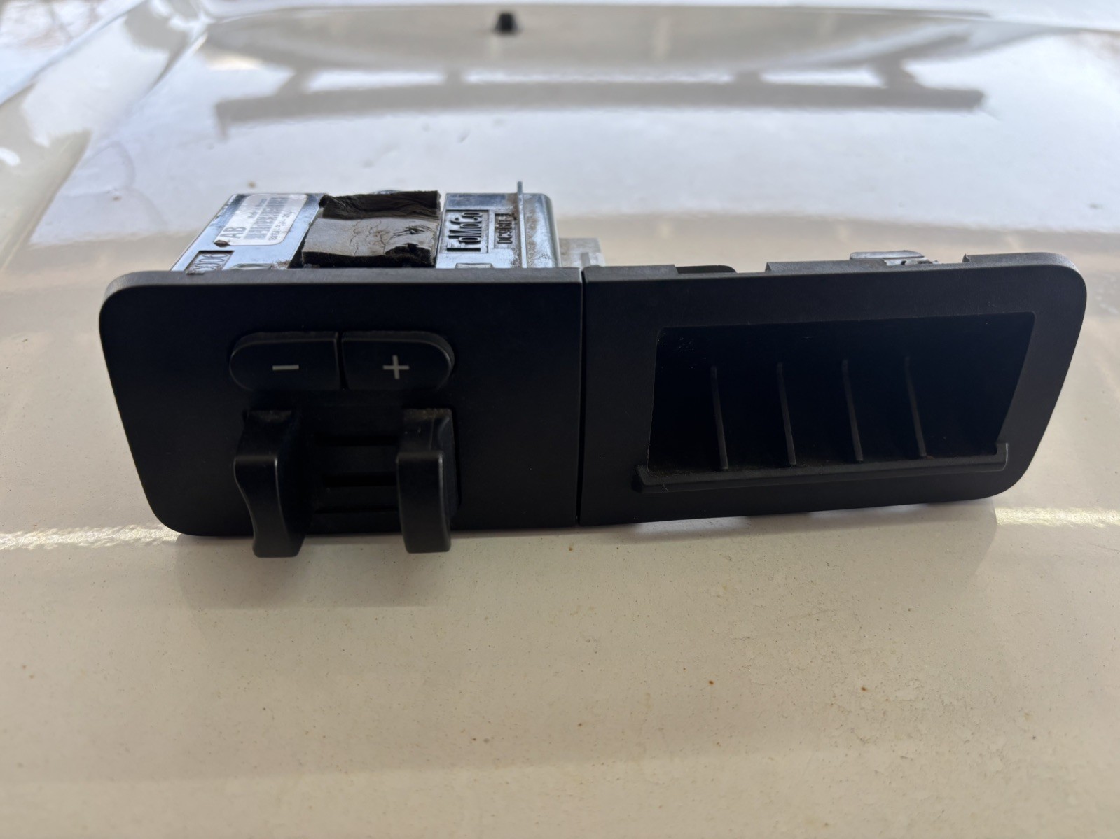 11 thru 16 F-250 F-350 OEM Ford In-Dash Trailer Brake Controller W/Storage Kit
