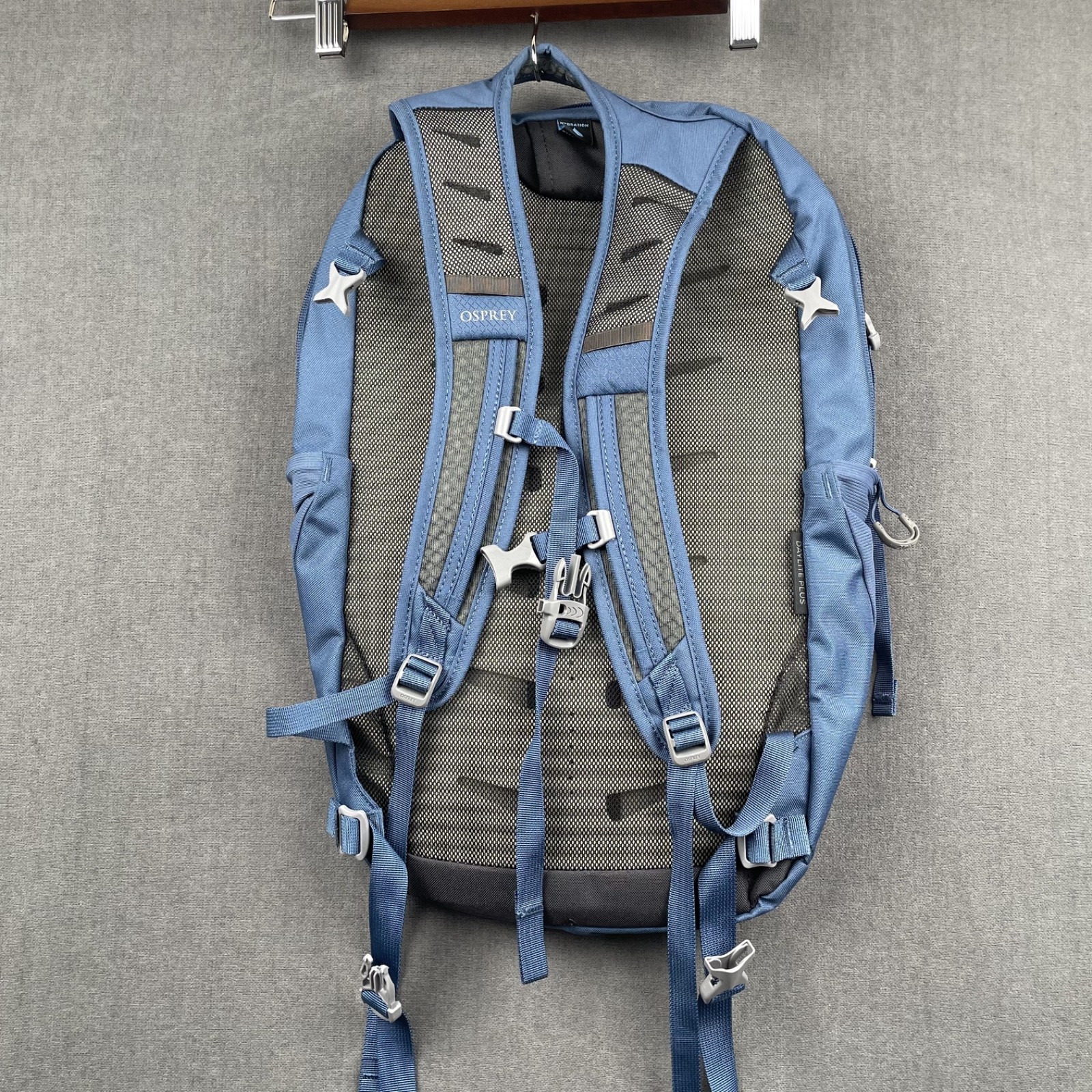 Osprey Daylite Plus Backpack Blue 20L Hiking Travel Daypack Ripstop Laptop