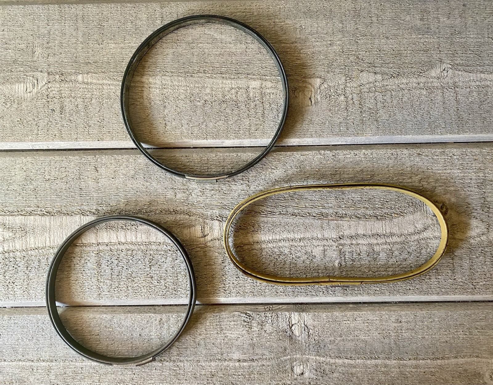 Vintage Embroidery Rings Hoops Metal Springs Cork Interior Set/3