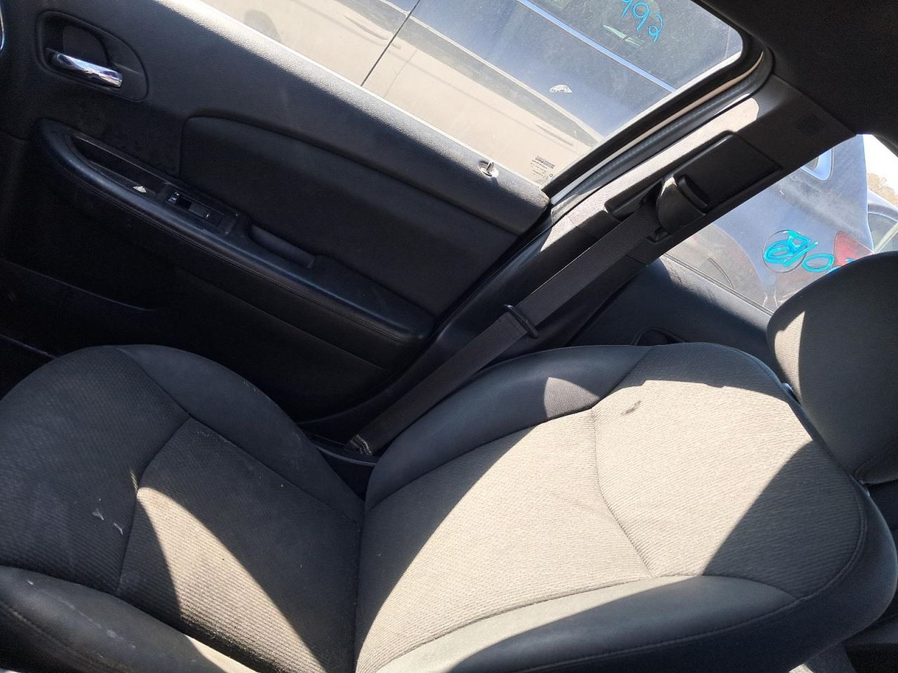 200 2011 Glove Box 4862088