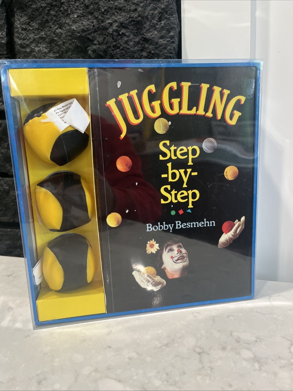 Juggling Step-By-Step All Color Book & Deluxe Juggling Balls by Bobby Besmehn