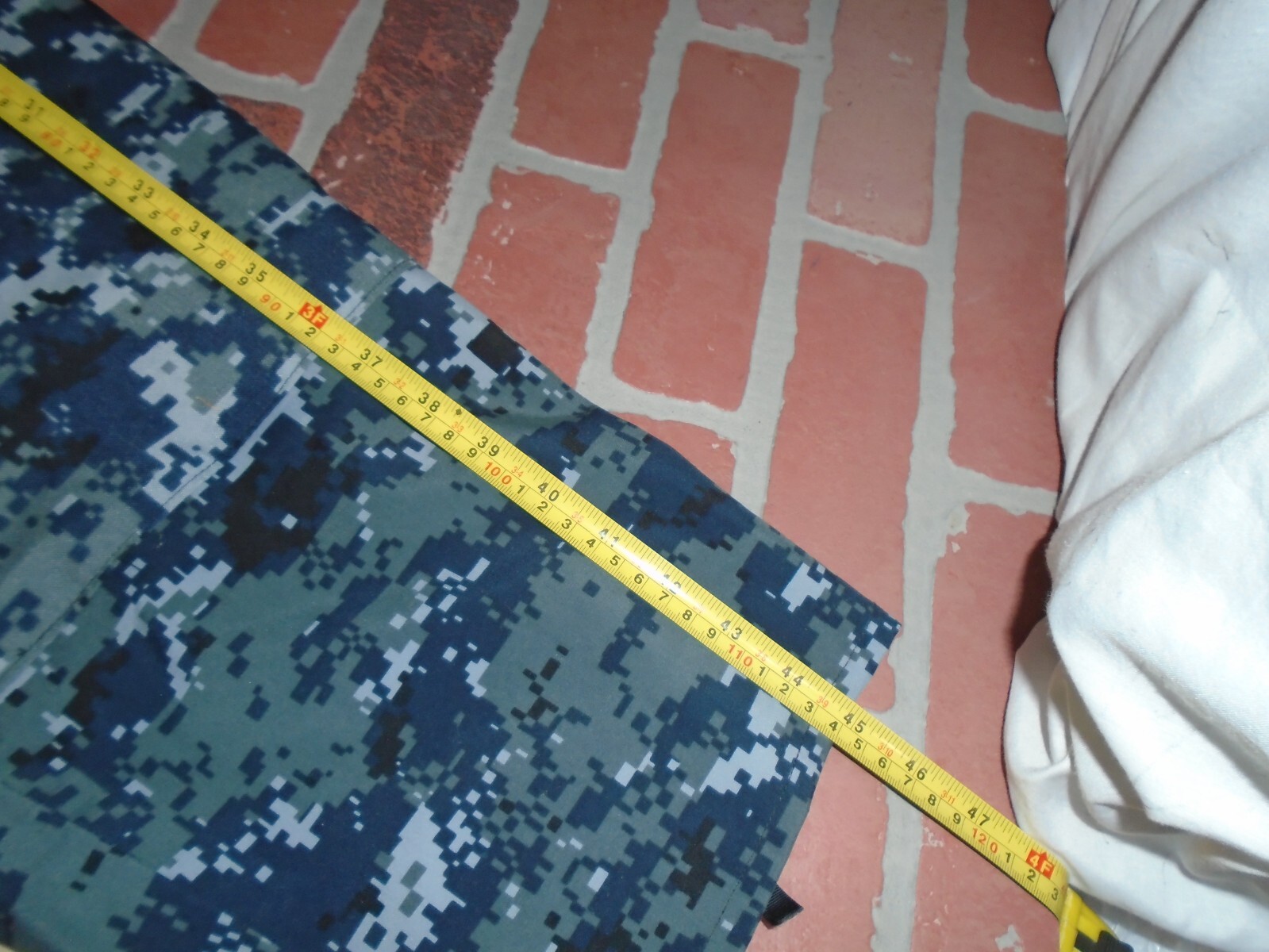 US NAVY MENS WET WEATHER PANTS USED 1 TIME-SEE PICTURES FIRST
