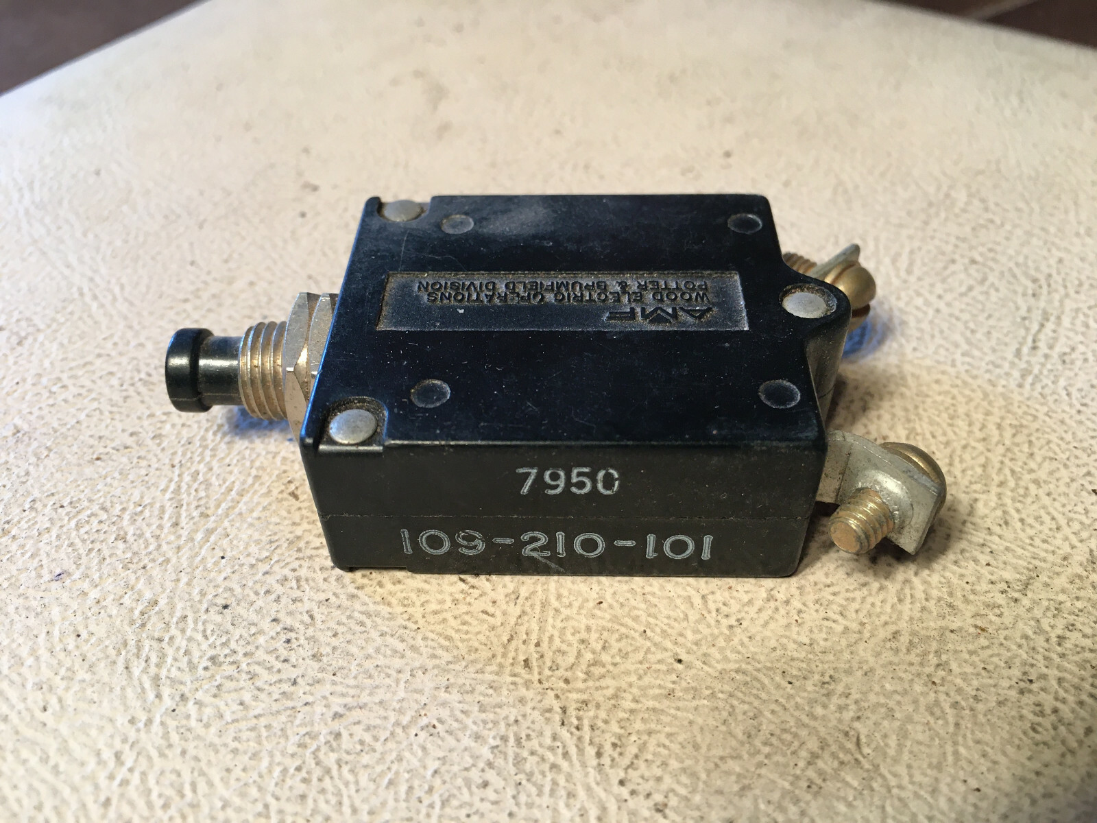 AMF Wood 10 Amp Circuit Breaker 109-210-101