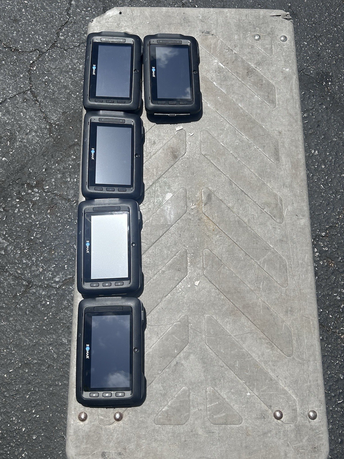 Zonar Connect 20081 Tablet Set (5) w/ Mounts & Cables – Bundle Deal