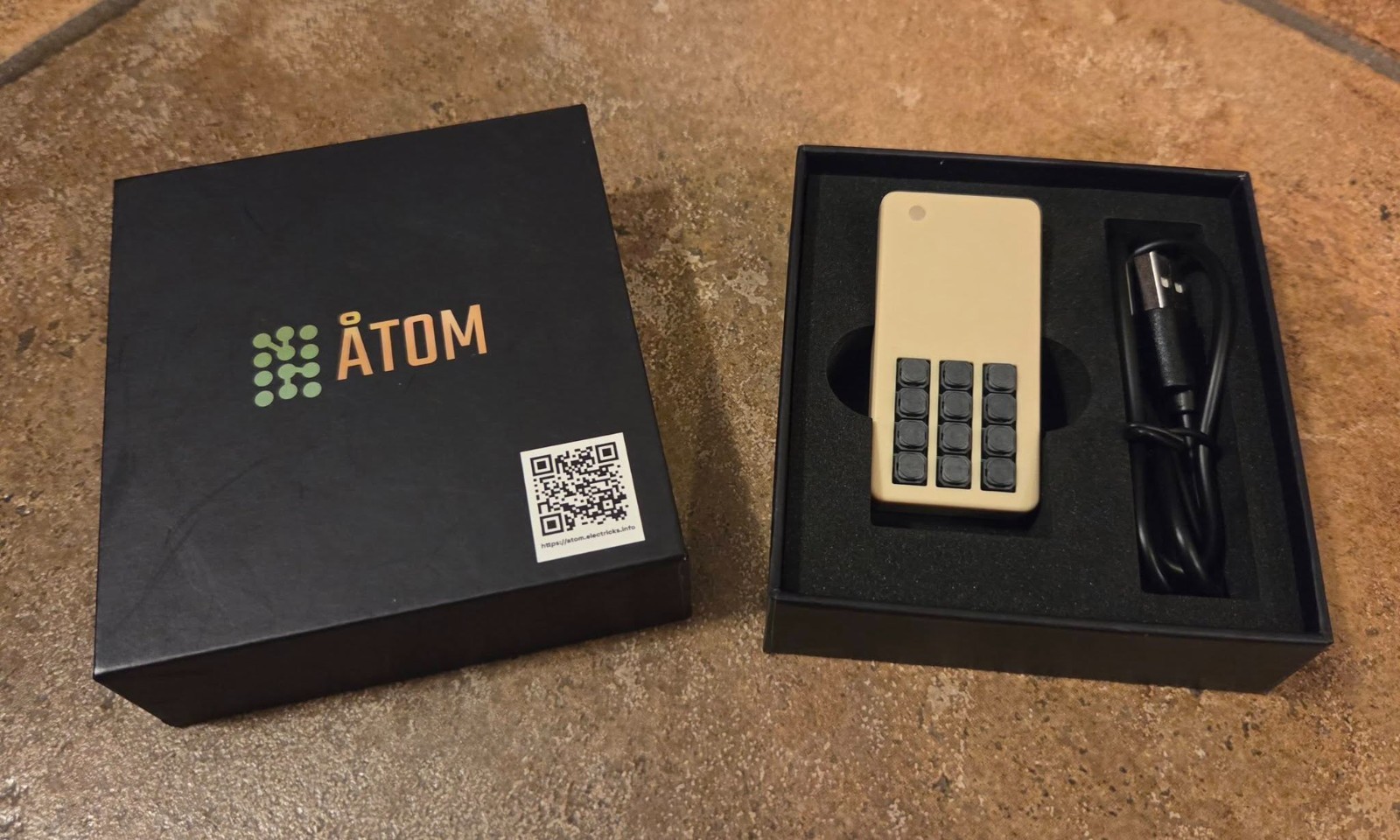 Atom 2 Smart Remote by Electrics Magic Mentalism Tricks