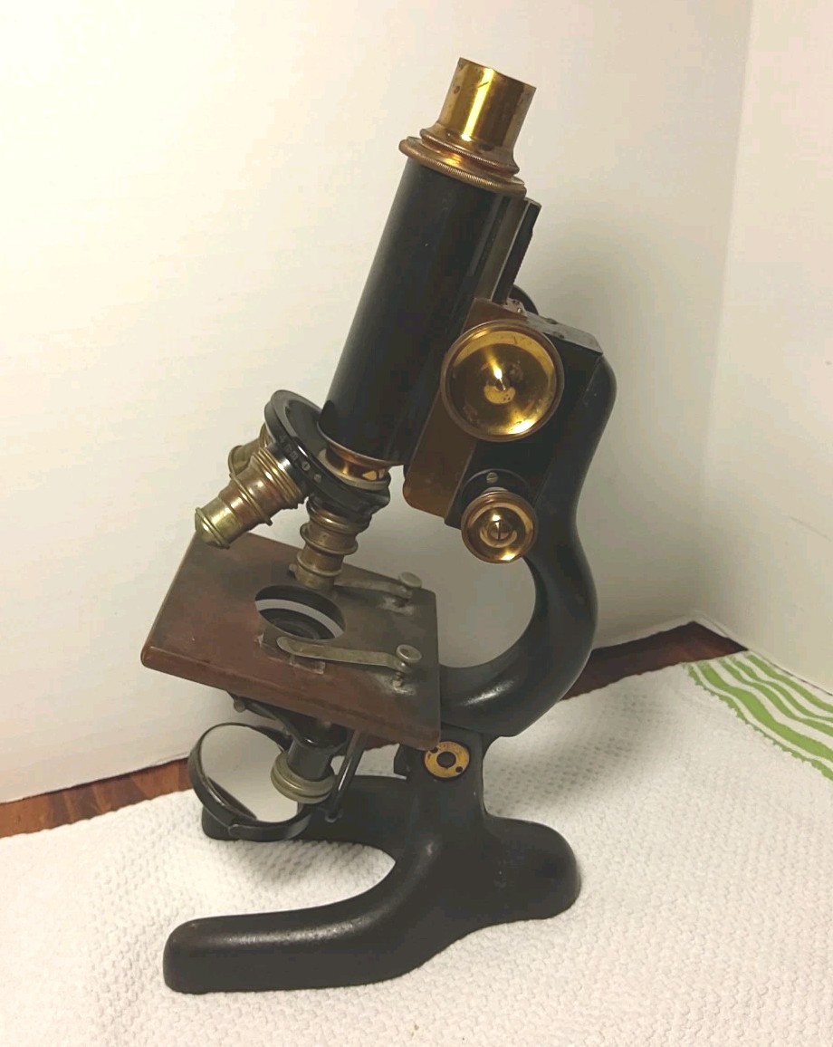 1915 BAUSCH AND LOMB CAST IRON & BRASS MICROSCOPE