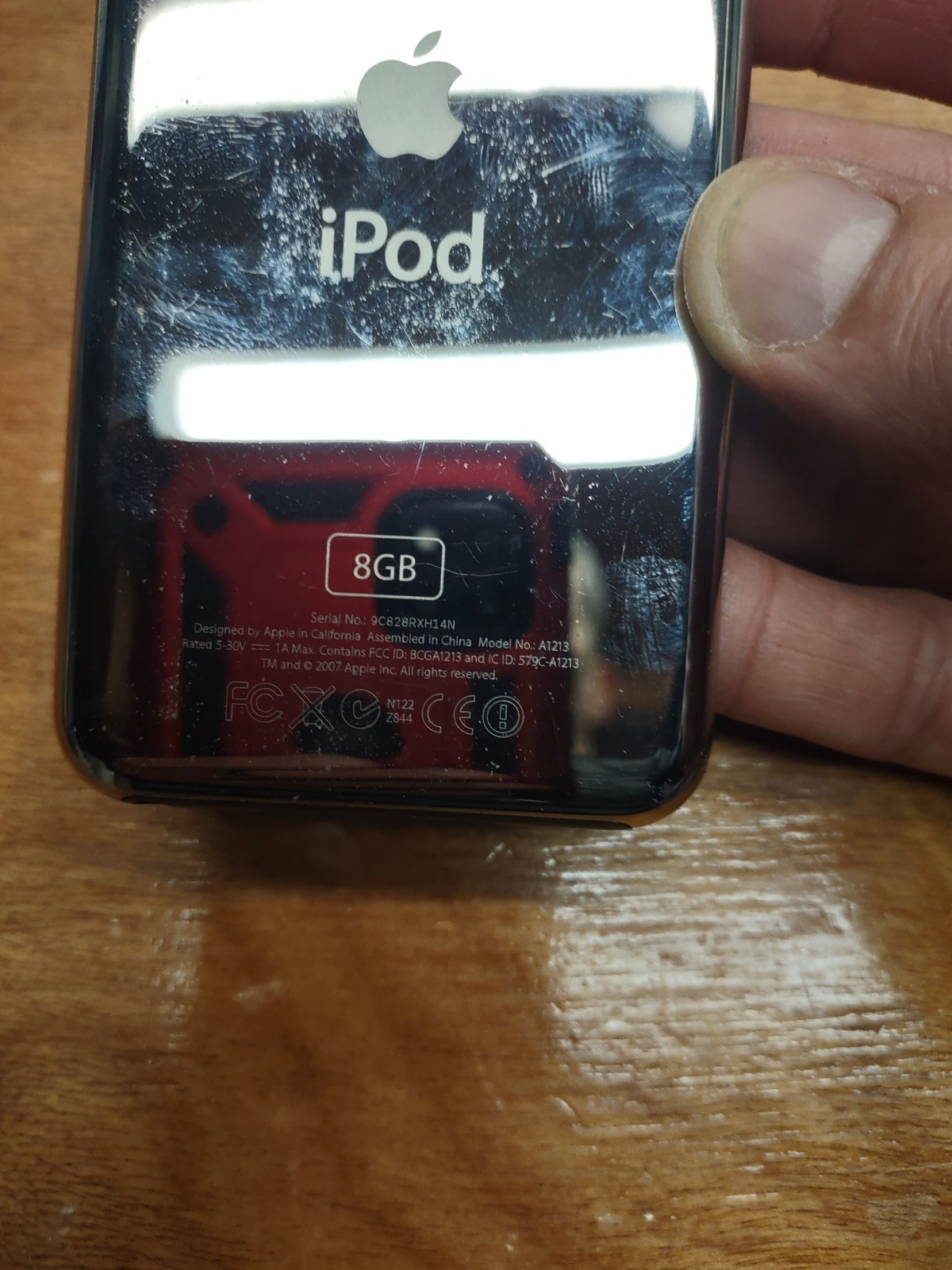 Apple iPod Touch model A1288 8gb Chrome Excellent Pre Owned Condition