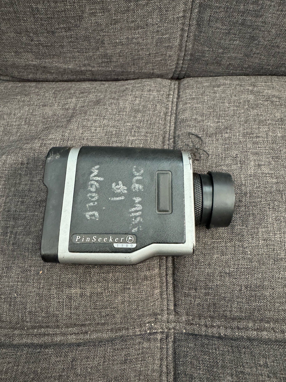 Bushnell Pinseeker 1500 Rangefinder Waterproof 7x26
