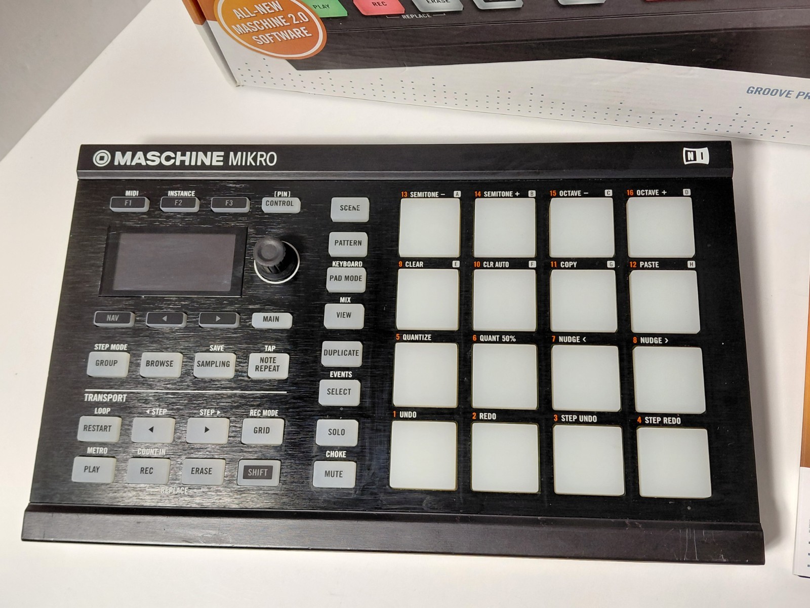 MASCHINE MIRKO Groove Production Studio Native Instruments MIDI w/ Software 2.0