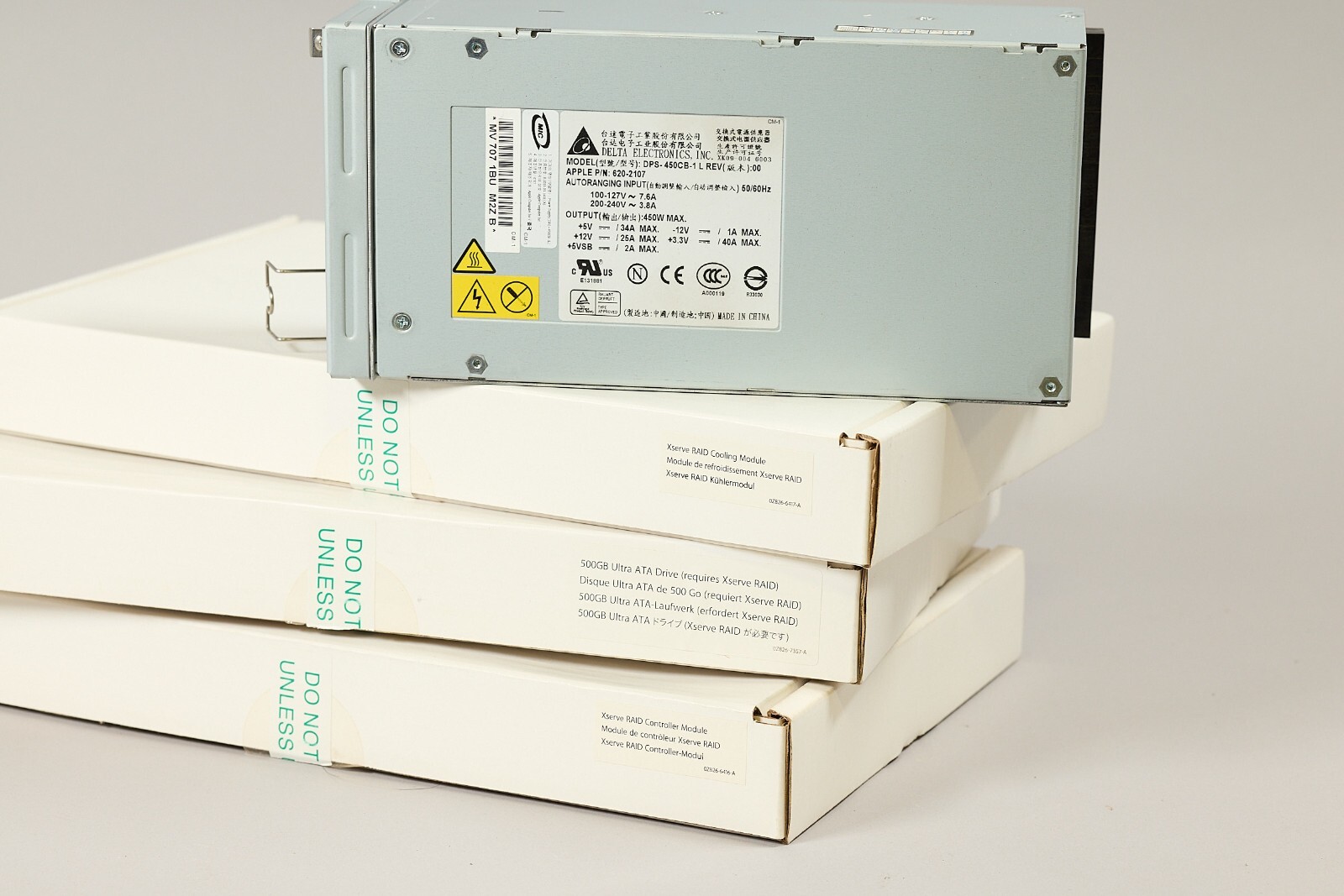 Apple X-Raid Kit includes,Power supply,Drive Module,Cooling Unit,RaidContlr