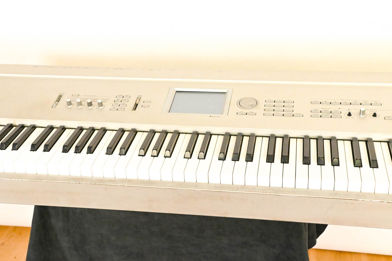 Korg Triton ProX 88-Key Digital Keyboard CG01Y4Y