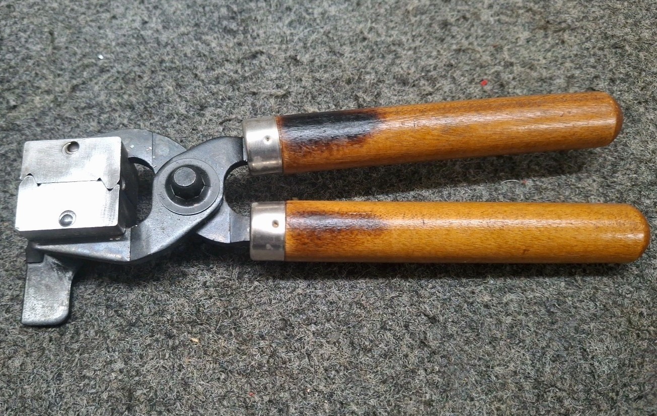 Lee Bullet Mold, .535" Round Ball. Bx8