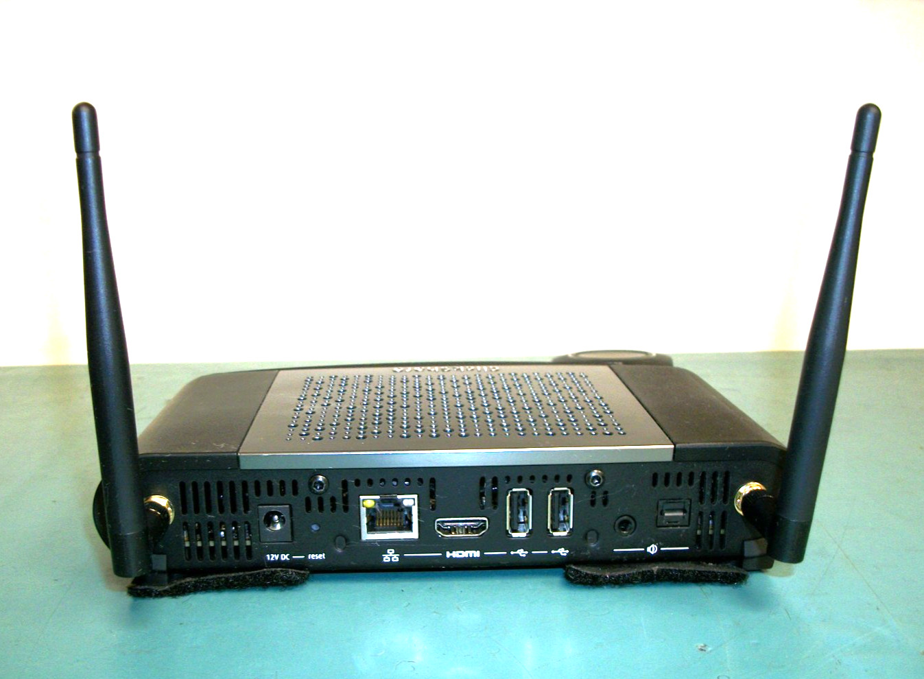 BARCO ClickShare CSE-200 Presentation System Model# R9861520 w/Button