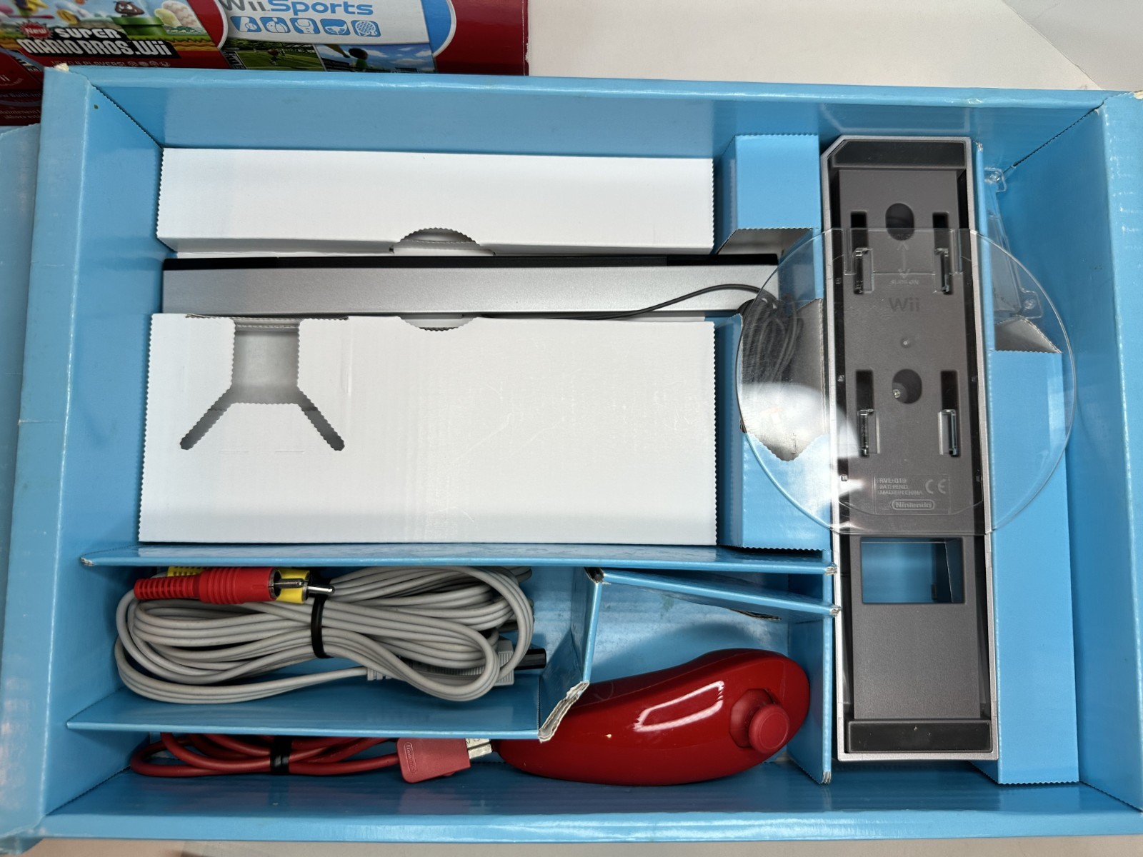 Nintendo Wii Red Console Mario 25th Anniversary Edition w/2 Games CIB Tested