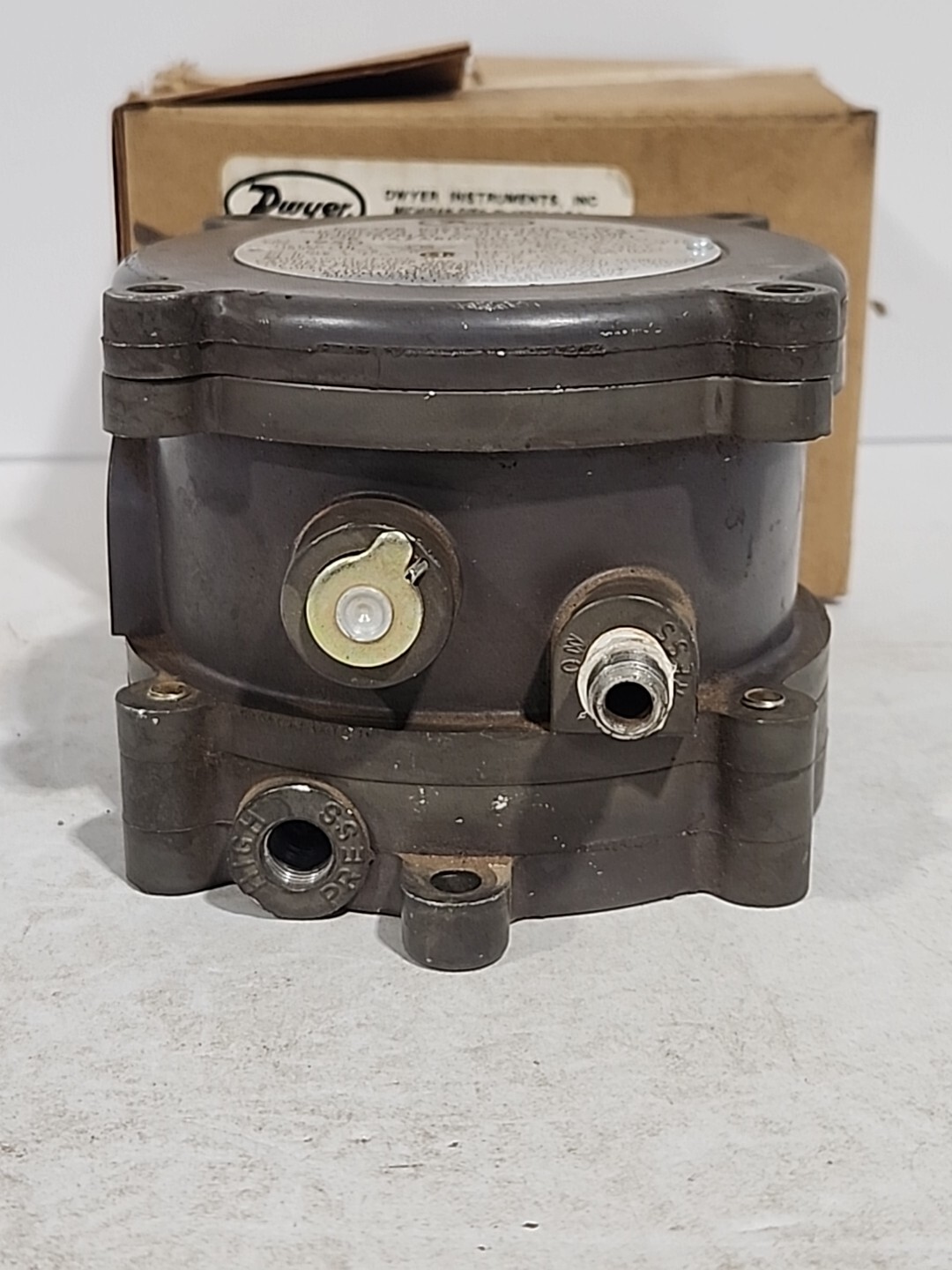 DWYER 1950-0-2P EXP PROOF DIFFERENTIAL PRESSURE SWITCH