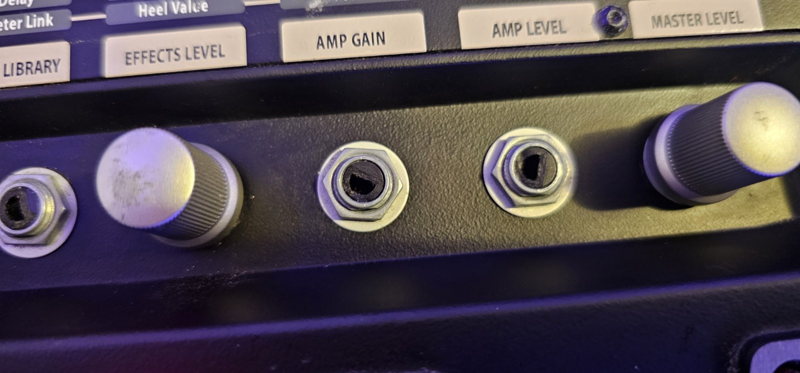 DigiTech RP500 Multi-Effects Guitar Effect Pedal - missing 3 knobs