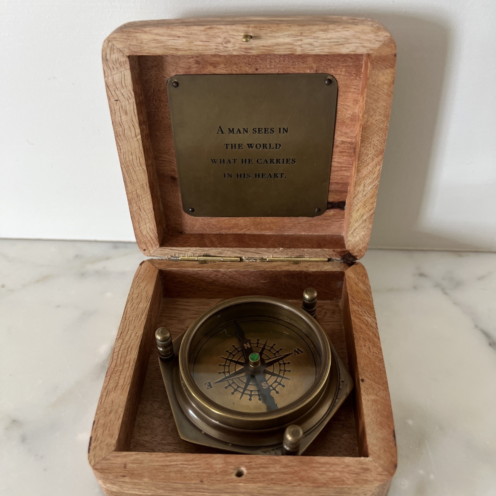 New SB & Co Compass Brass Paperweight Desk Wood Box Gift Goethe quote
