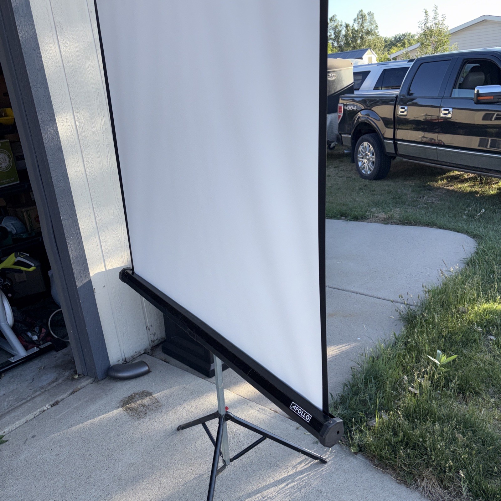 Apollo Portable Tripod Projection Screen 60" x 60" High-Resolution