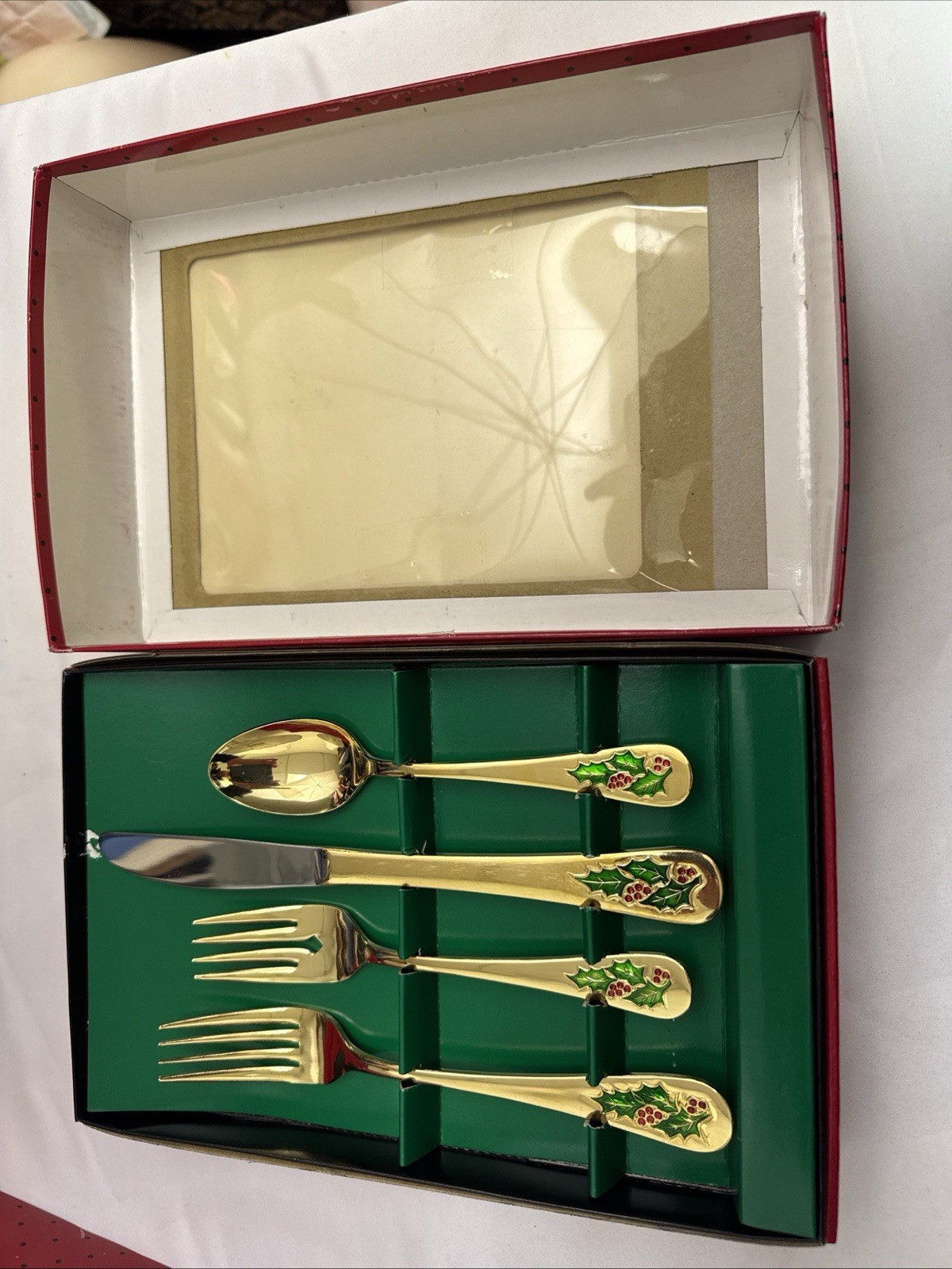 HollyBerry Flatware Set Gold Tone Stainless 16 Piece Serves 4 Japan   Excellent