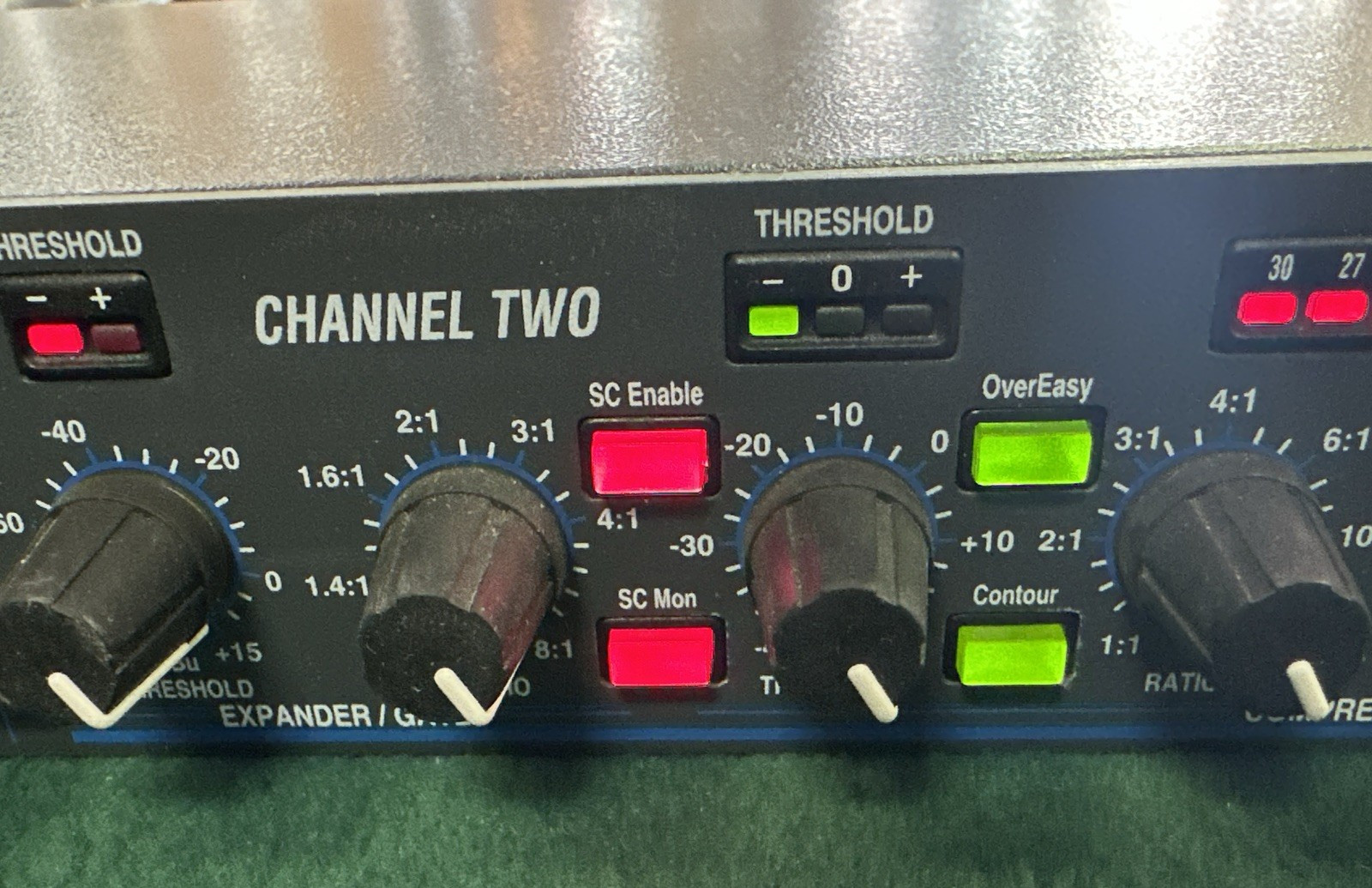DBX 1066 Rack Mount Quad Compressor Limiter Gate DBX1066 2 Channel Used Tested