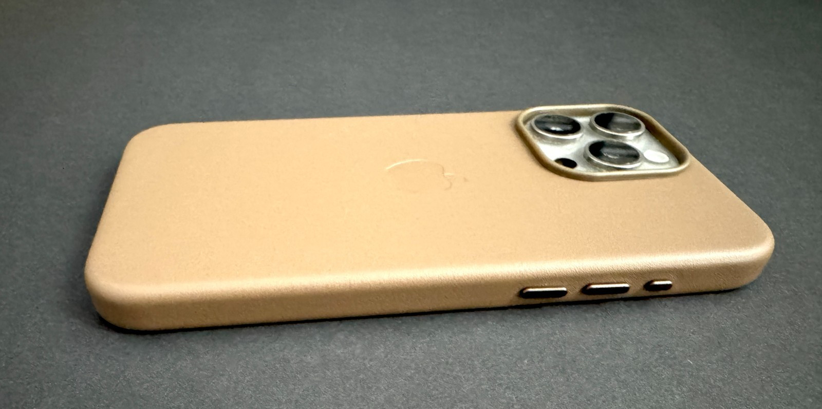 Apple Leather Case With MagSafe for iPhone 15 Pro Max Pop-Up MagSafe Animation