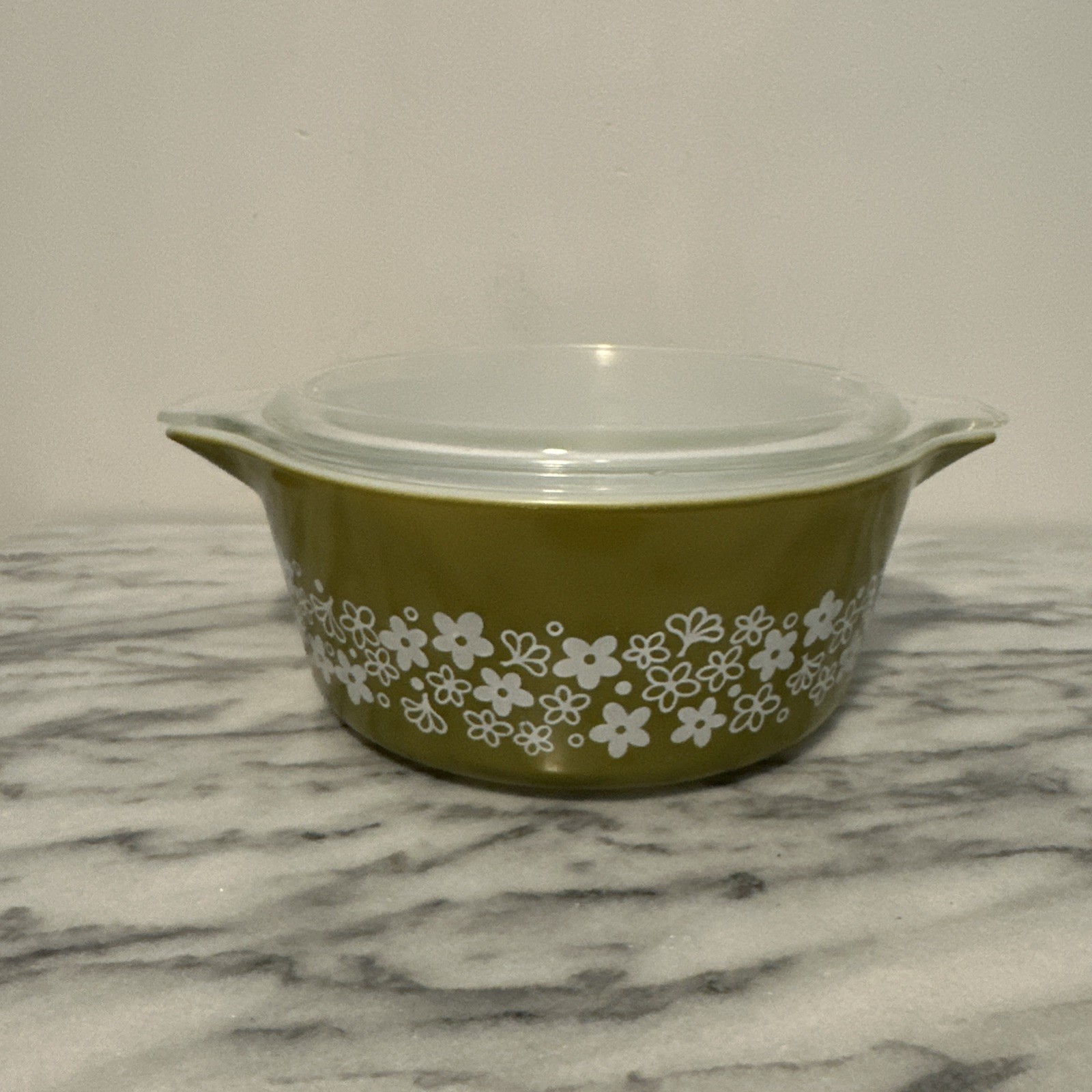 VINTAGE PYREX 475-B GREEN SPRING BLOSSOM WHITE DAISY 2.5 QT CASSEROLE DISH W/LID