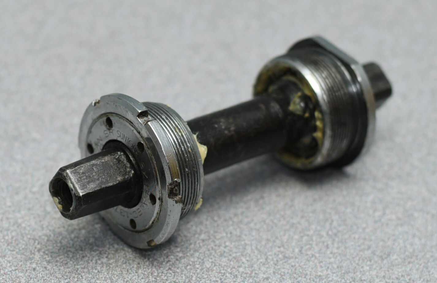 SR Suntour Bottom Bracket, Square 68 x 116mm, vintage mtb loose ball