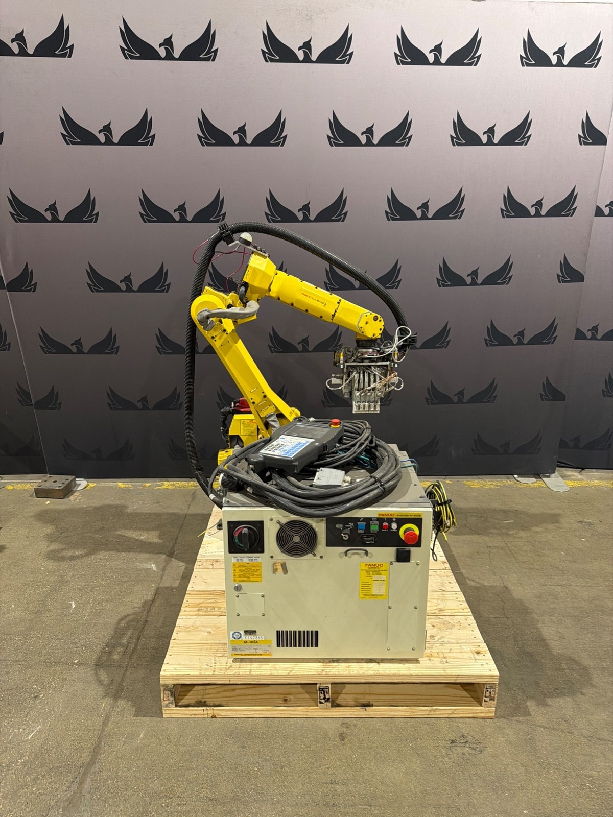 FANUC M‑10iA/12 Complete w/ R‑30iB Controller USED