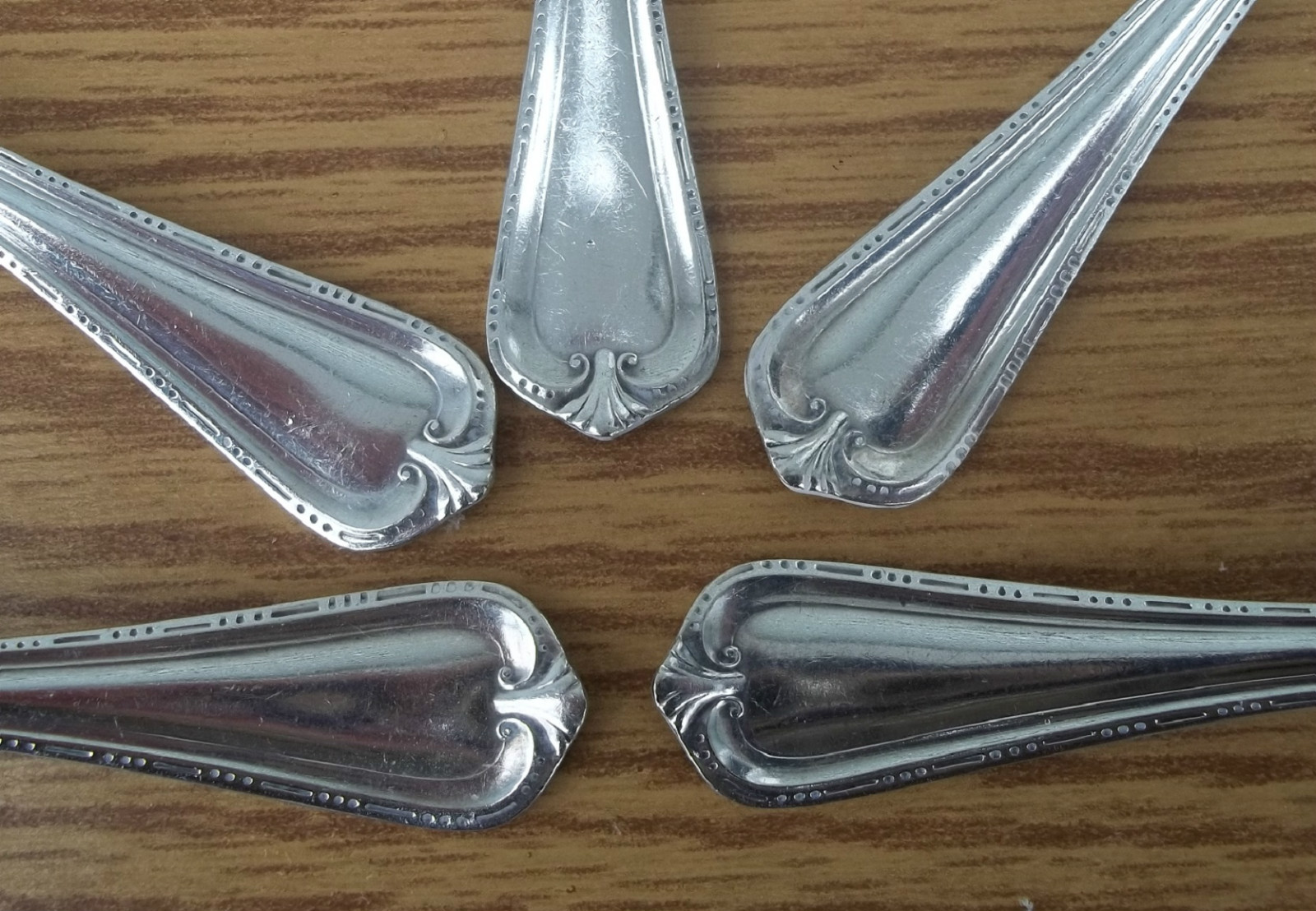 VICTORIA Silver Plate 5  Desert / Salad Forks Unknown Pattern 5 3/4" Long