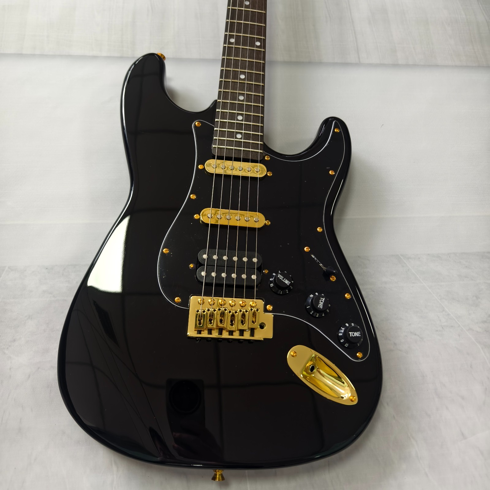 Player ST Black Gold Limited Edition Electric Guitar 22Frets Rosewood Fretboard