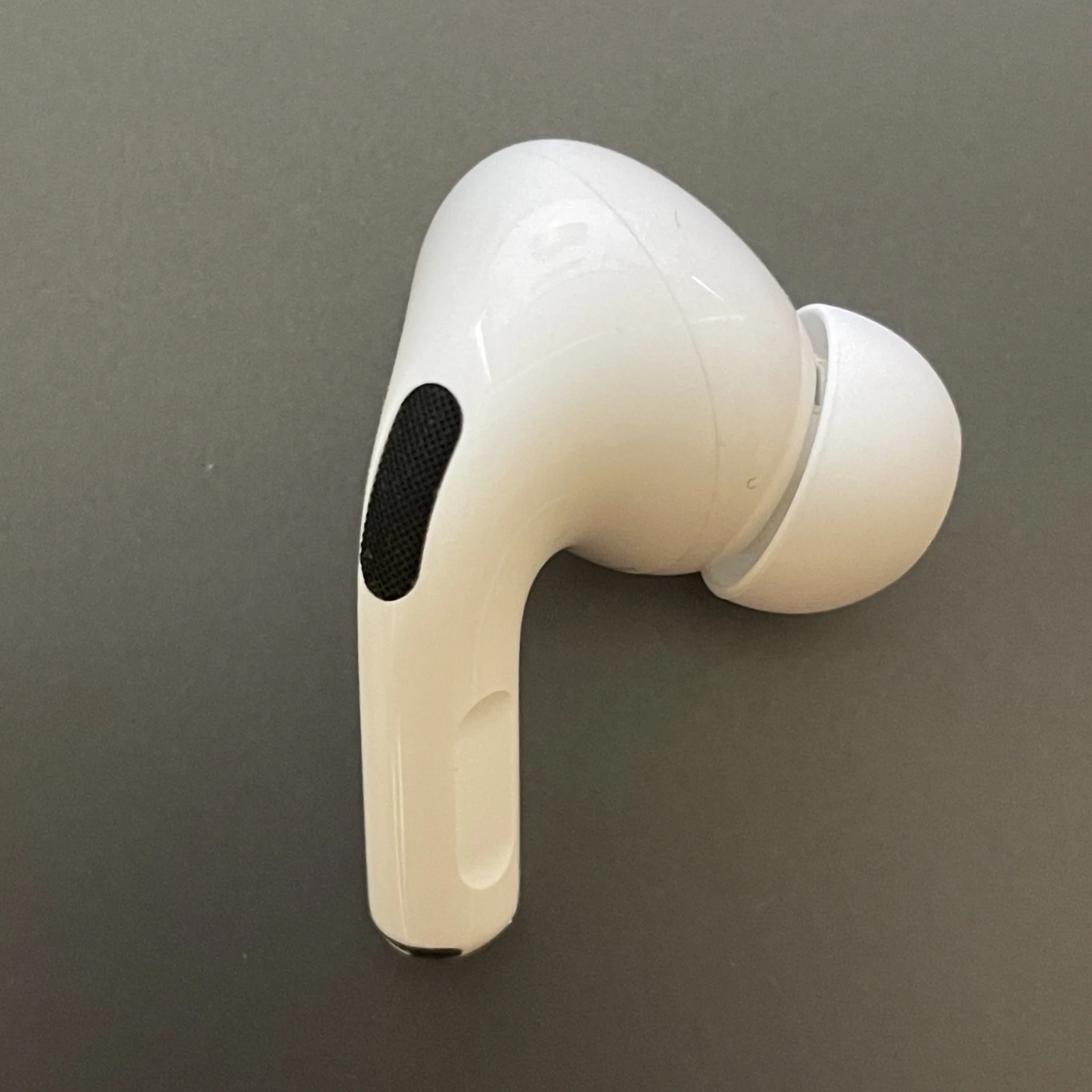 Apple AirPods Pro Replacement Earbud (Right Ear Only) A2083 - 1st Generation