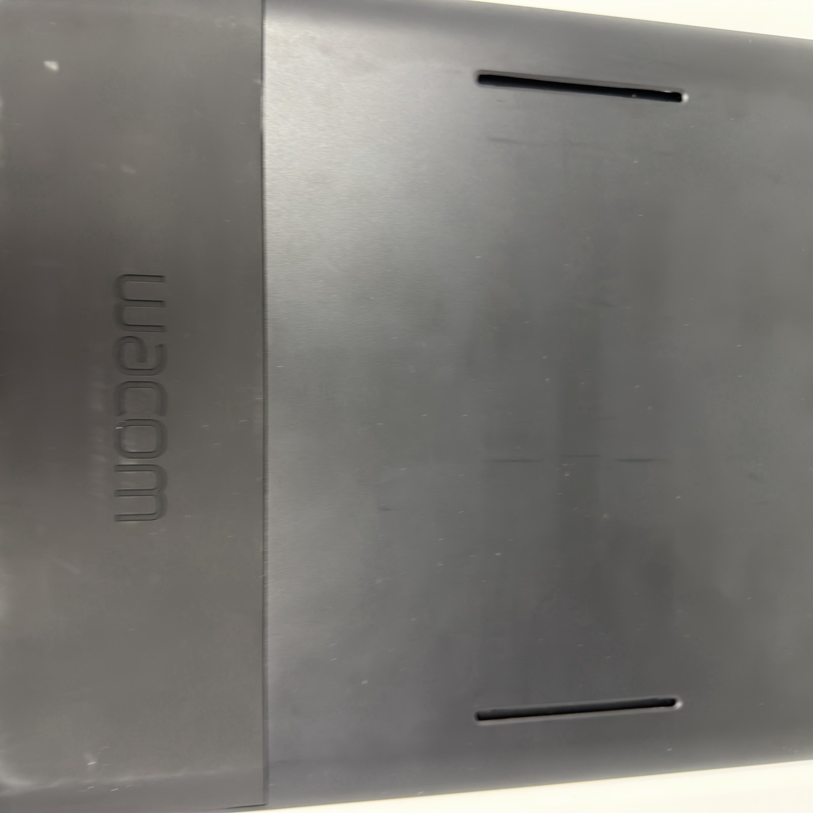 Wacom Cintiq 13HD Creative Pen & Touch Display DTH-1300 UNTESTED NO CORDS
