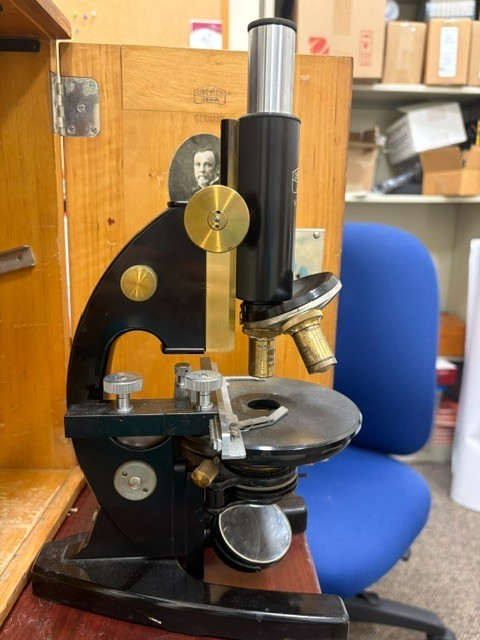 1920 Era Carl Zeiss Jena Microscope With Original Wood Case No. 191106
