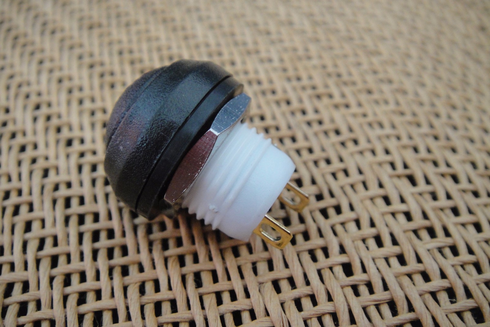 Red/Yellow/Blue/Green/White/Black 12mm Mounting Locking Latch Push Button Switch