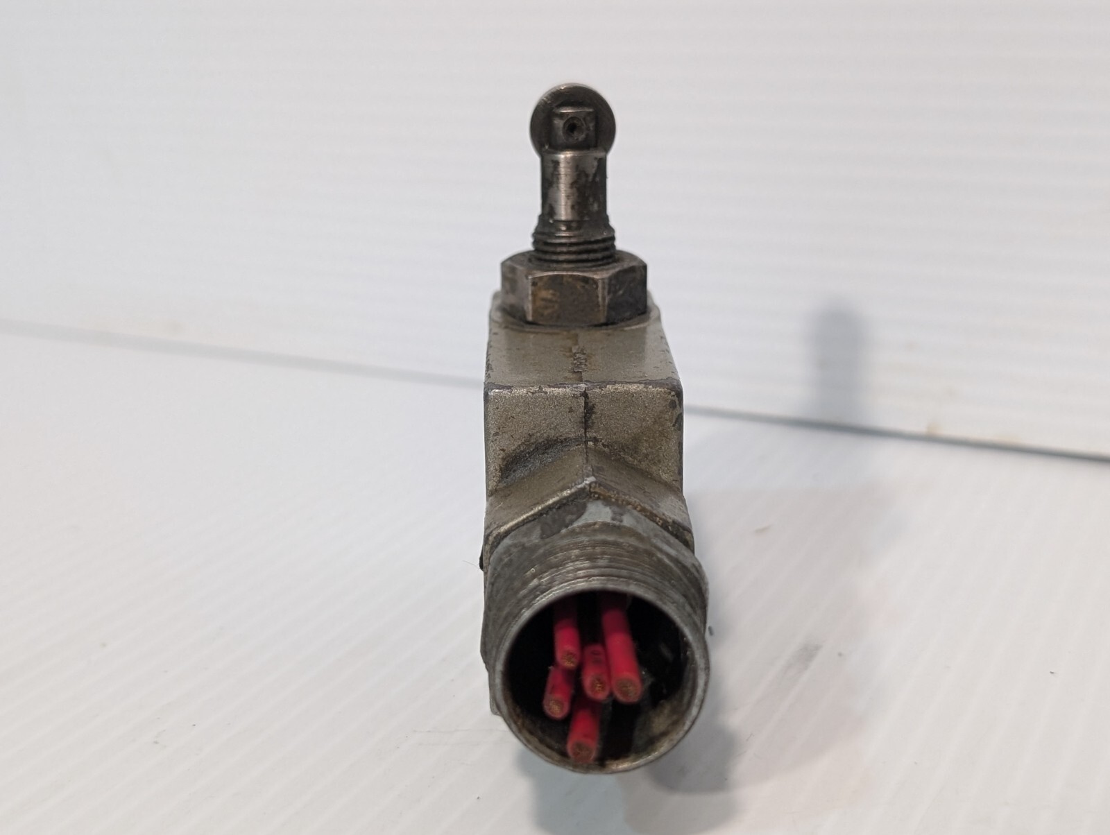 Yamatake Honeywell DTE6-2RQ9 Micro Switch/Limit Switch