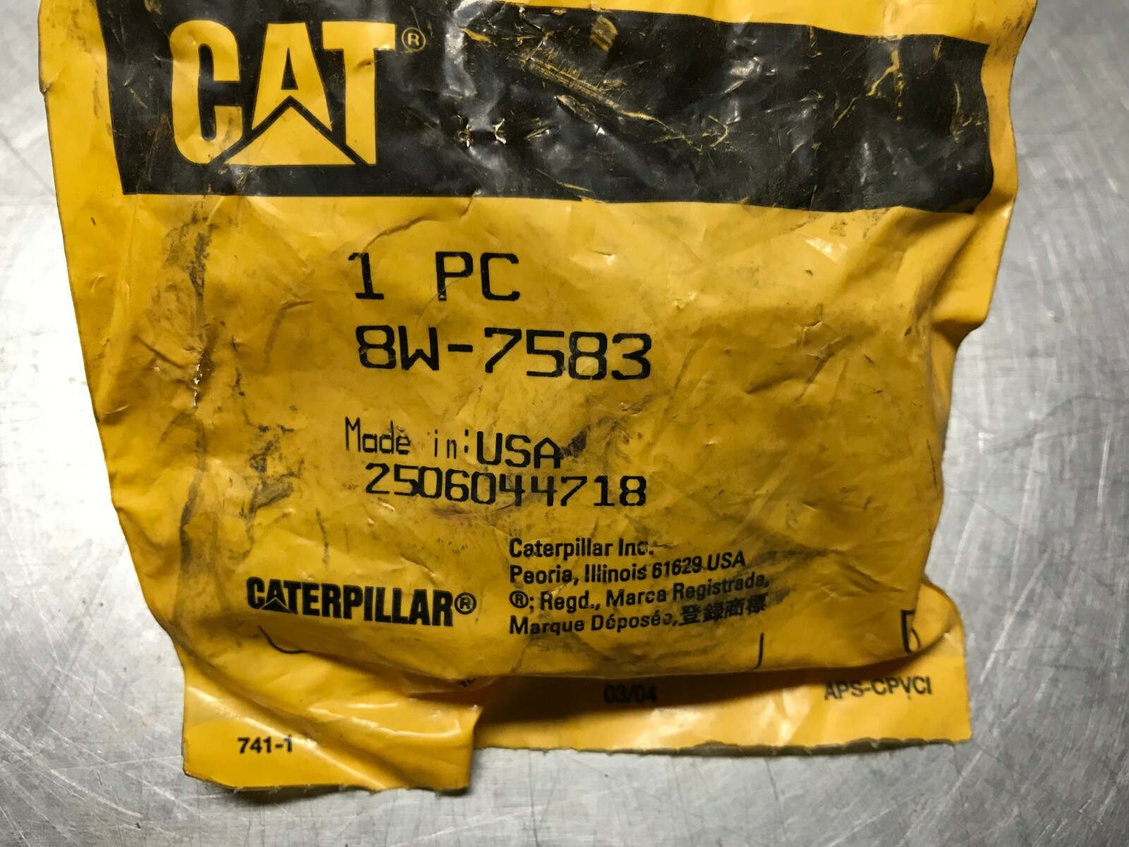 8W7583  GENUINE CAT  TERMINAL BUSHING    Caterpillar 8W-7583