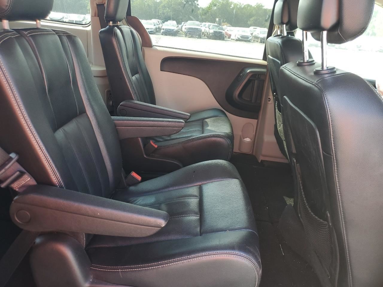 TOWN COUN 2014 Glove Box 4894963